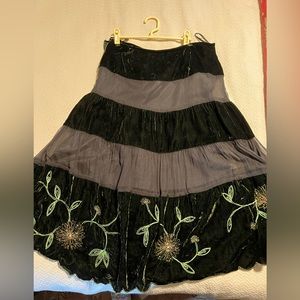Vintage Anne Carson velvet blend tiered skirt with embroidery and beads size8